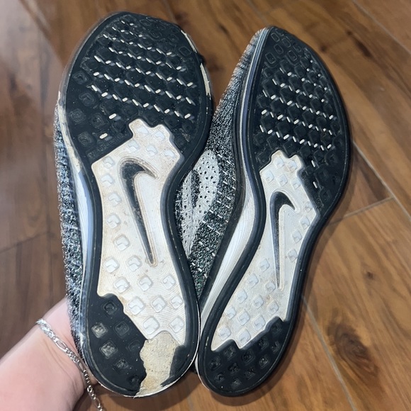 Nike Flyknit Racers - Picture 4 of 4
